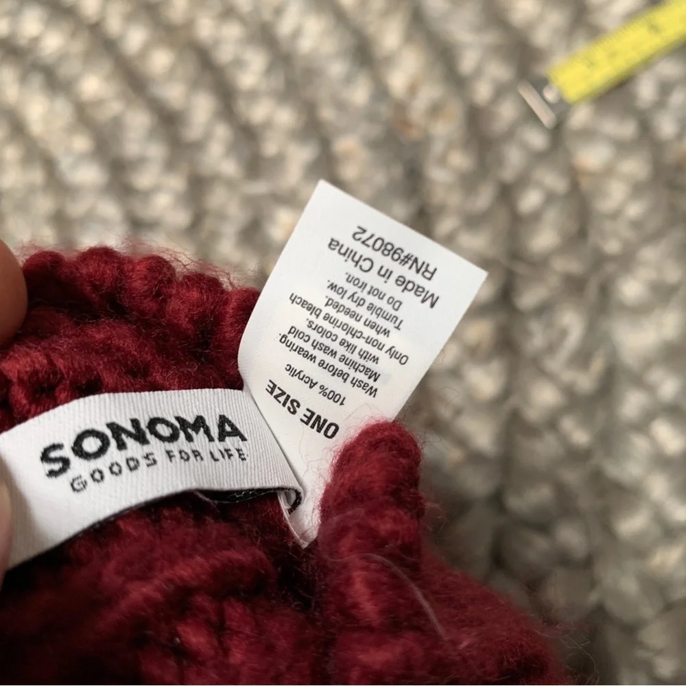 NWT Sonoma super cozy chunky knit mittens maroon pink gloves snowflake new